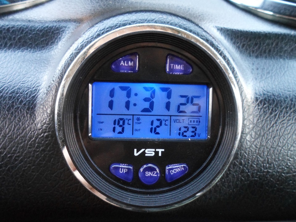 Часы эл. авто VST7042 врезные (температура, будильник, вольтметр)